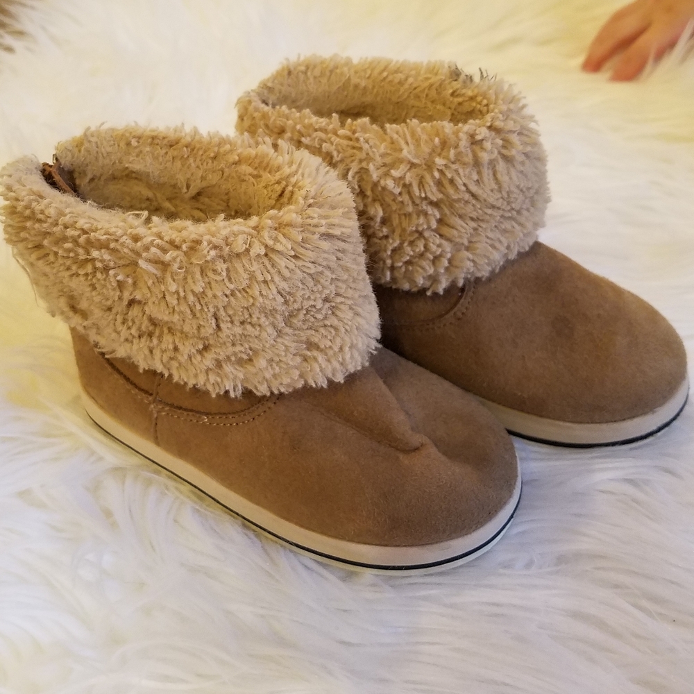 🌟4/$10 Zara Baby Fur zip up boots size 21